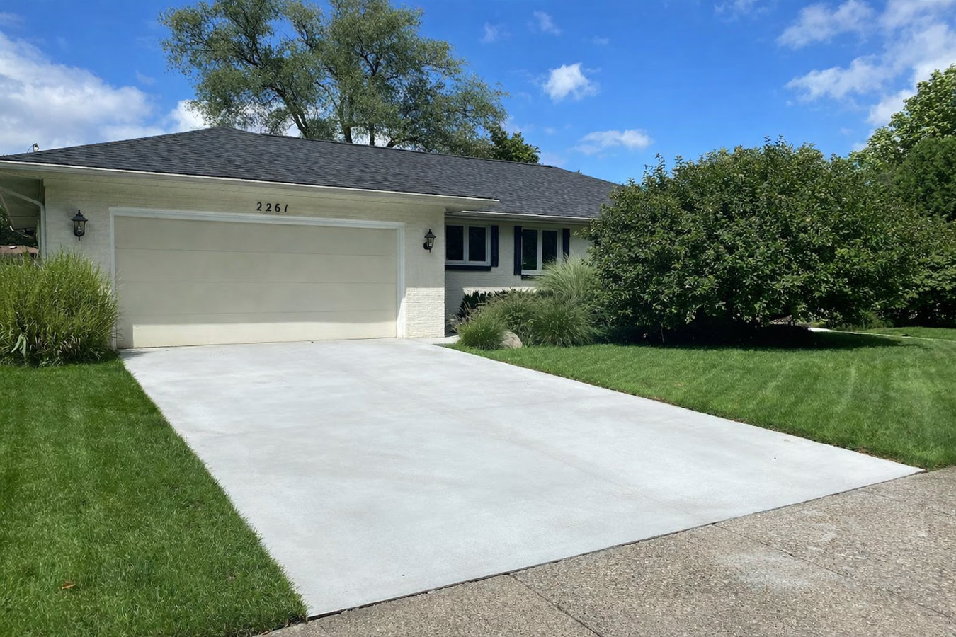 Concrete driveway building